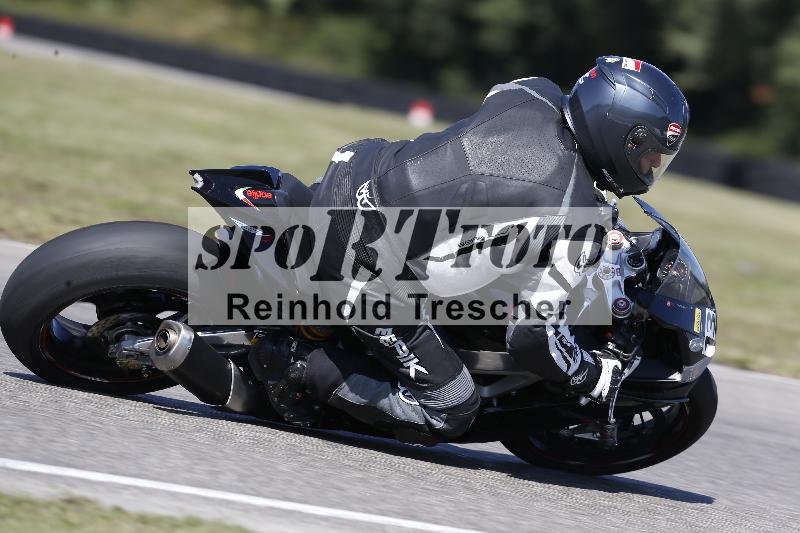 /Archiv-2025/49 26.08.2025 Cornu Master School ADR/blau-bleu/13